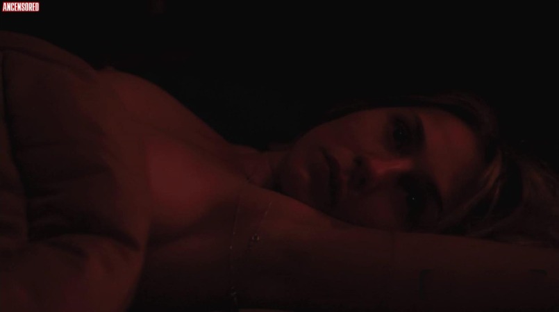 Agathe Feoux nu