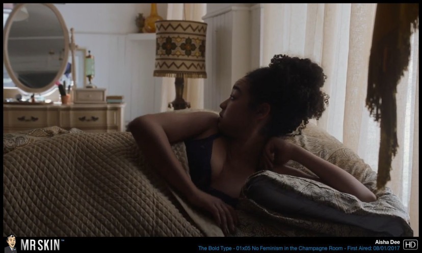 Découvrez en exclusivité les photos intimes dAisha Dee, y compris des clichés de ses seins et des photos nues.