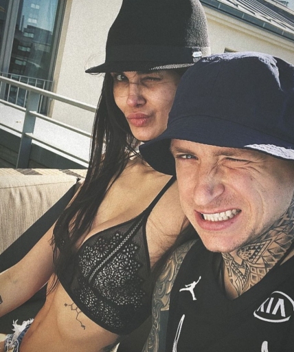 Alana Mamaeva illuminé la chatte 98