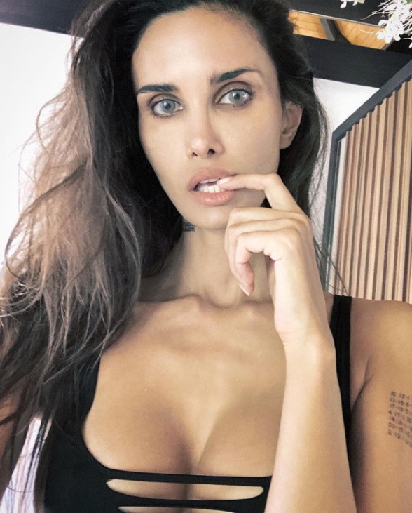 Alana Mamaeva les seins sont visibles