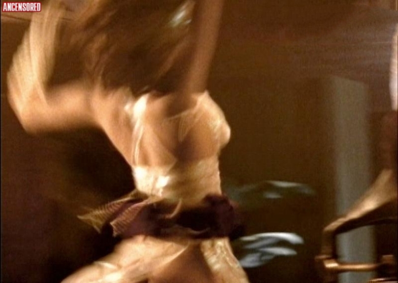 Les photos intimes dAlice Balaianu dévoilées : nue et en version amateur