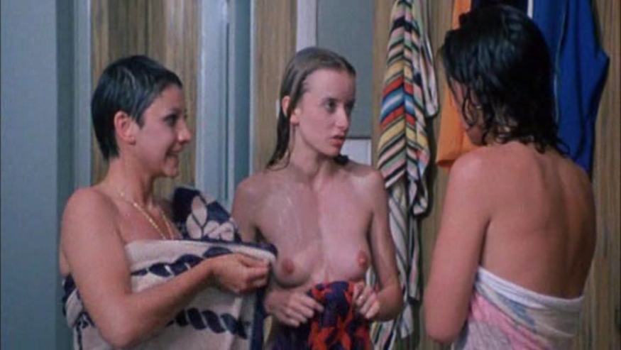Brigitte Petronio les seins sont visibles