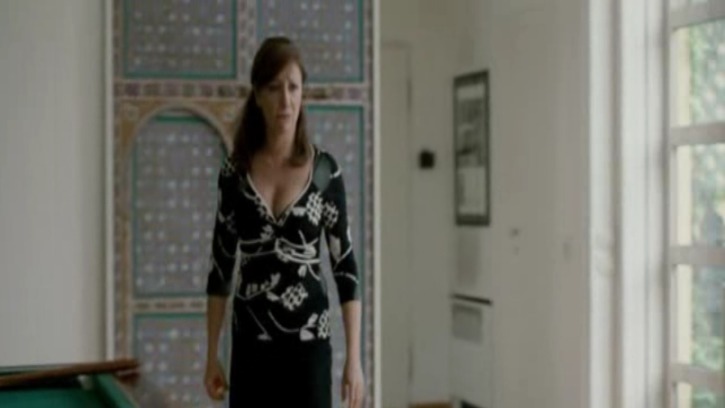 Carla Signoris les fesses sont visibles