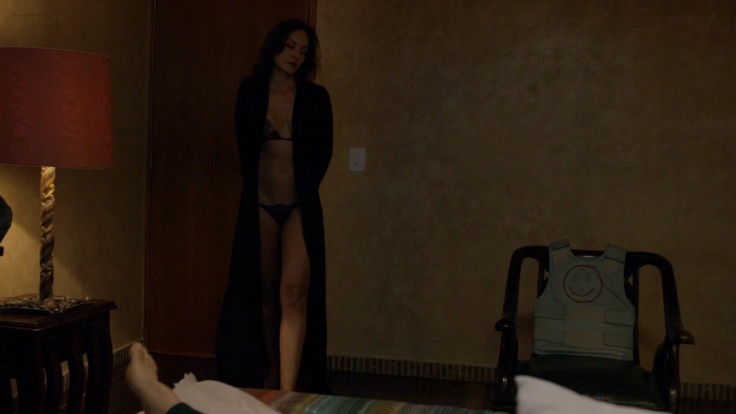Carolina GoMez la photo clignote entre les jambes