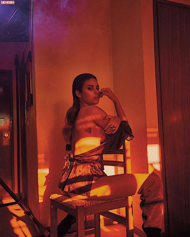 Carolina Loureiro pas de sous-vêtements 88