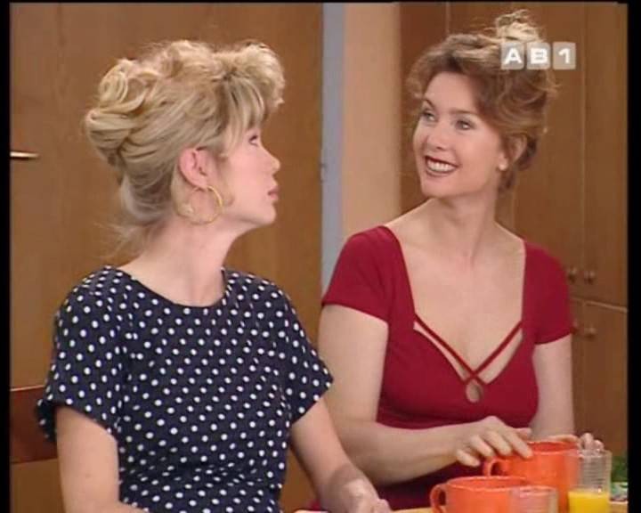 Christiane Jean en jupe 89