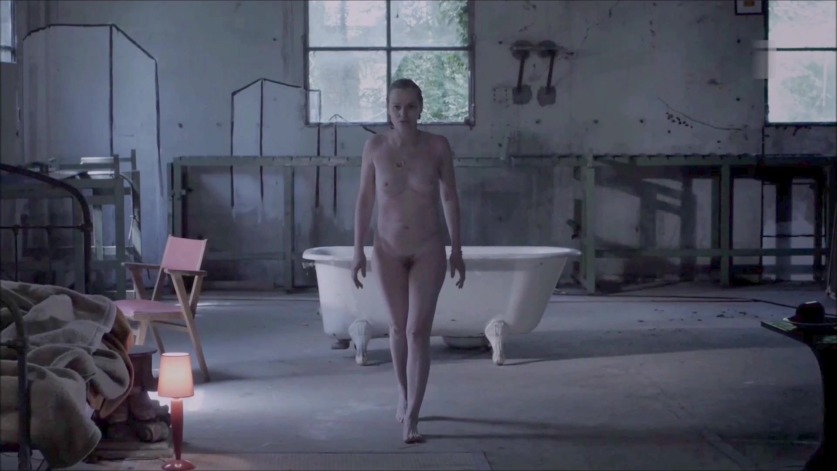 Claire Nebout : une photo scandaleuse où sa silhouette attire tous les regards