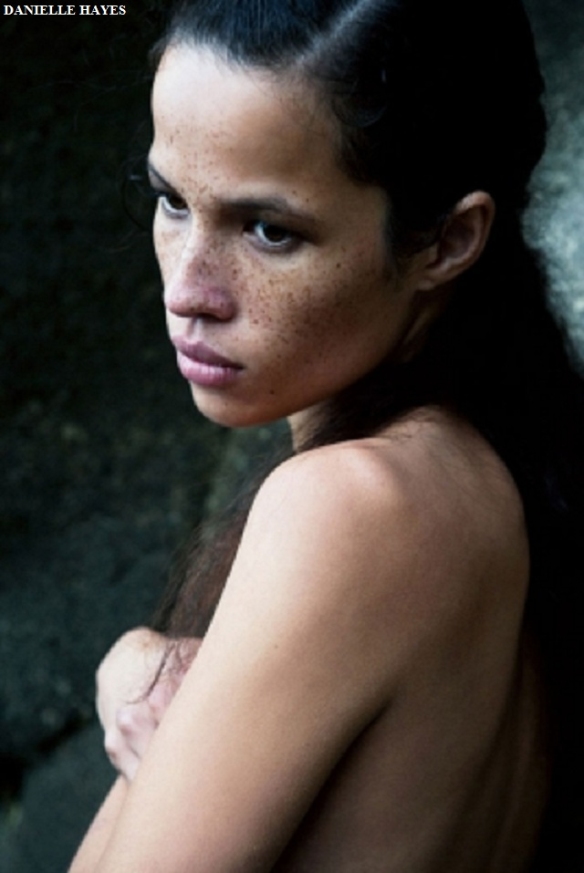 Danielle Hayes photos explicites 51
