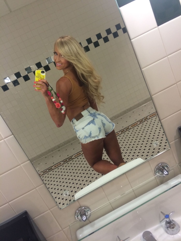 Danielle Moinet photos explicites 54