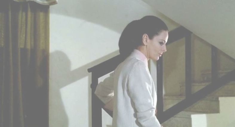 Eleonora Rossi Drago en jupe 93