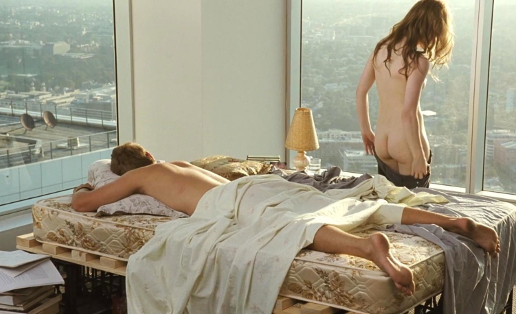 Emily Browning illuminé la chatte 27