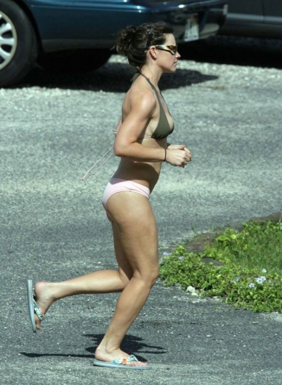 Evangeline Lilly seins