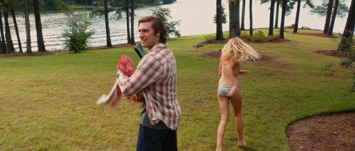 Gabriella Wilde : Sa jeunesse, ses photos nues et sa carrière qui enflamme les médias.
