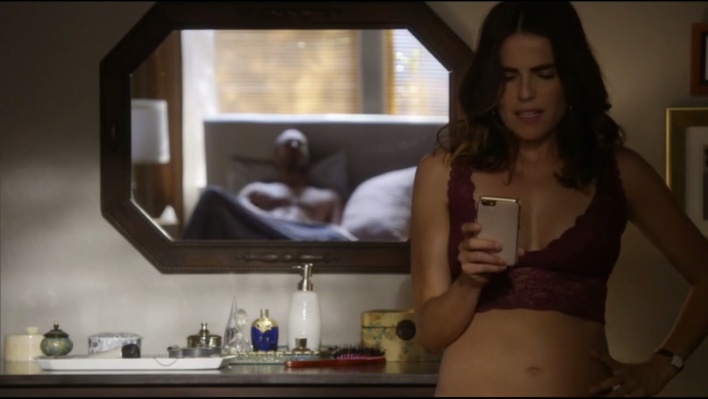 Karla Souza collants