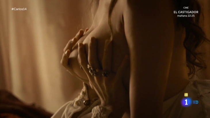 MariA AdaNez seins nus