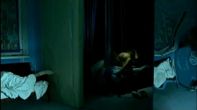 Marilyn Jurman les seins sont visibles 96