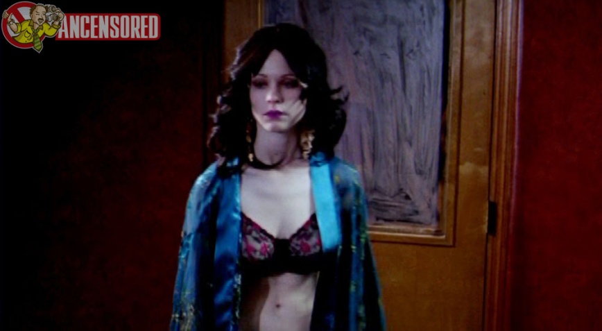 Thora Birch pas de culottes